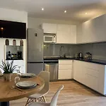 فيلة Vue A 300 M Centre-jardin, Terrasse, Parking Gratuit, Portail Electrique, 2 Chambres, 2 Sdb