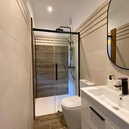 빌라 Vue A 300 M Centre-jardin, Terrasse, Parking Gratuit, Portail Electrique, 2 Chambres, 2 Sdb 포르토베쉬오