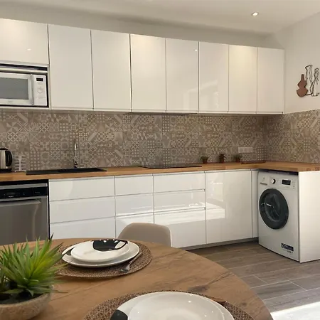 וילה Vue A 300 M Centre-jardin, Terrasse, Parking Gratuit, Portail Electrique, 2 Chambres, 2 Sdb