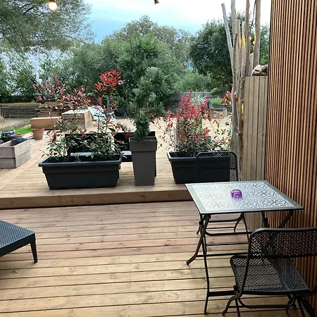 Vue Mer, Jardin Terrasse, Parking Prive A 300m Du Centre-ville De Porto-vecchio *